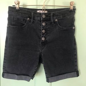 Madewell 9” shorts with button fly. Size 27.
